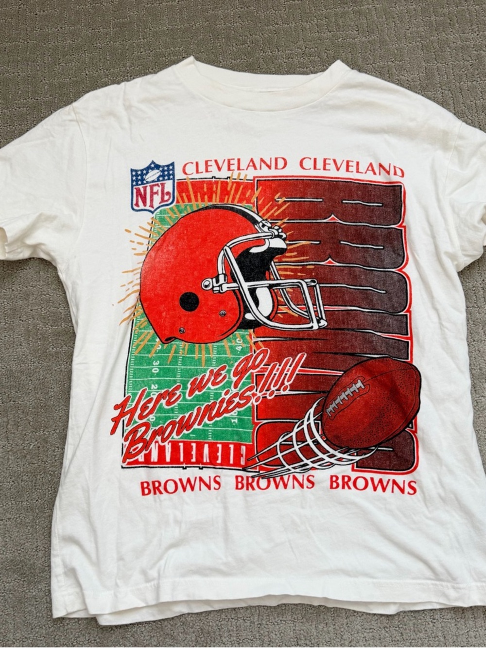 Size M Abercrombie & Fitch NFL licensed White Cleveland Browns Graphic Tee